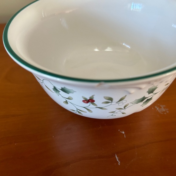 Pfaltzgraff Winterberry set of 4 deep soup bowls - Picture 6 of 6